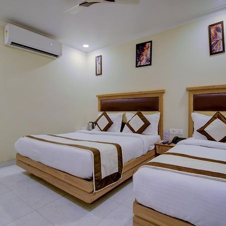 Hotel Amar International Нью-Дели Экстерьер фото