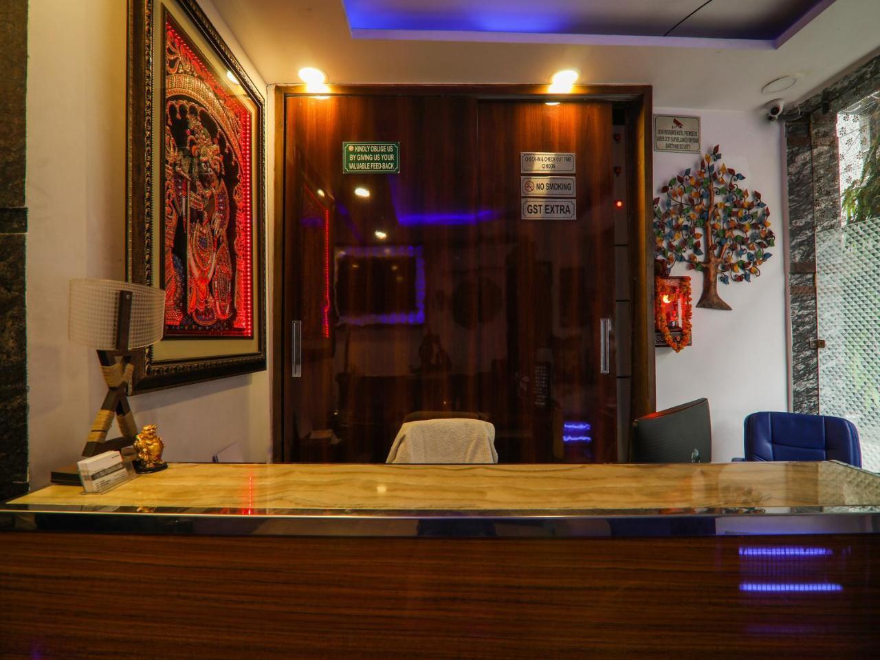 Hotel Amar International Нью-Дели Экстерьер фото