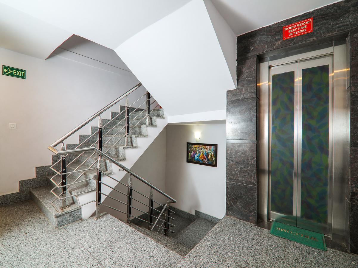 Hotel Amar International Нью-Дели Экстерьер фото