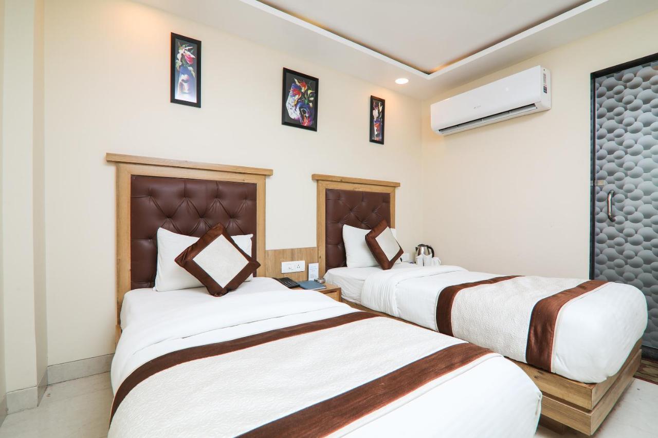 Hotel Amar International Нью-Дели Экстерьер фото