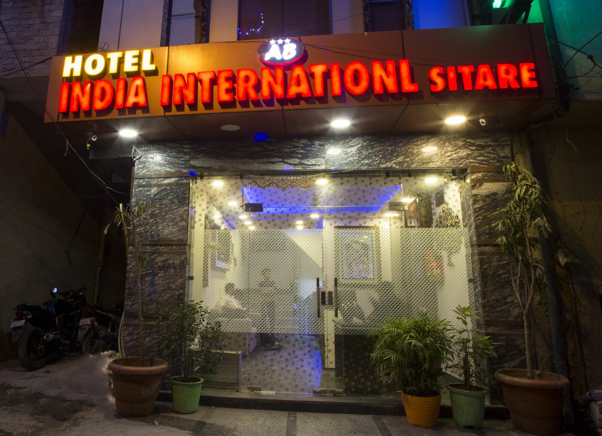 Hotel Amar International Нью-Дели Экстерьер фото