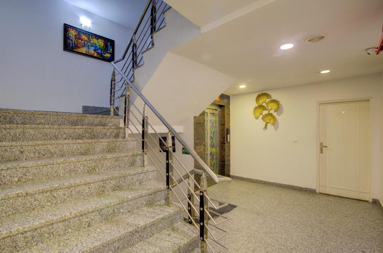 Hotel Amar International Нью-Дели Экстерьер фото