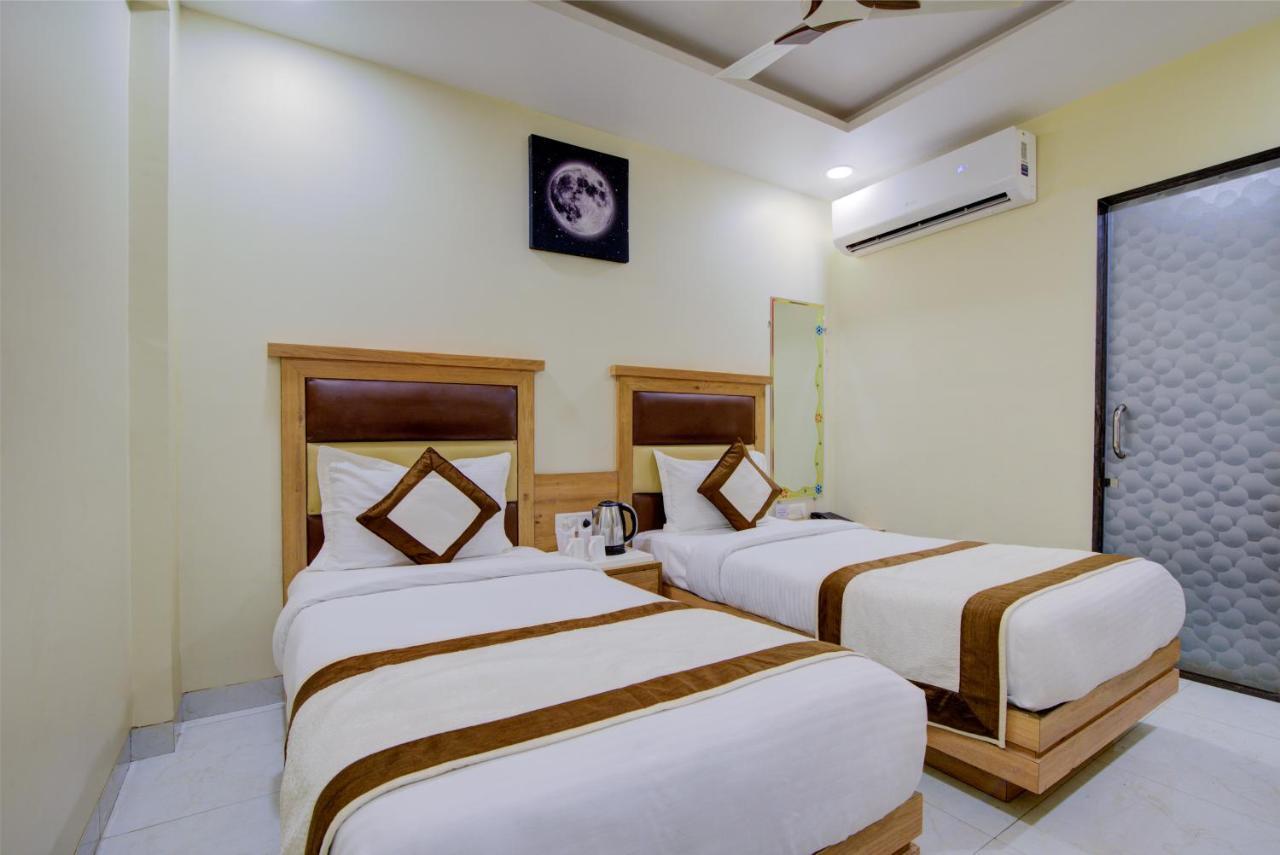 Hotel Amar International Нью-Дели Экстерьер фото
